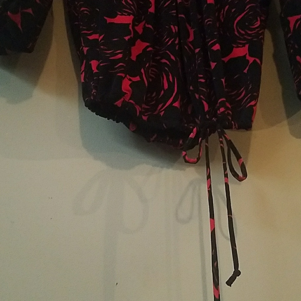 🌹 Beautiful "Fall Roses" Top🌹 - Picture 4 of 6